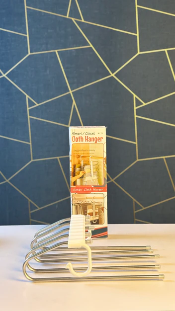 Almari Cloth Hanger
